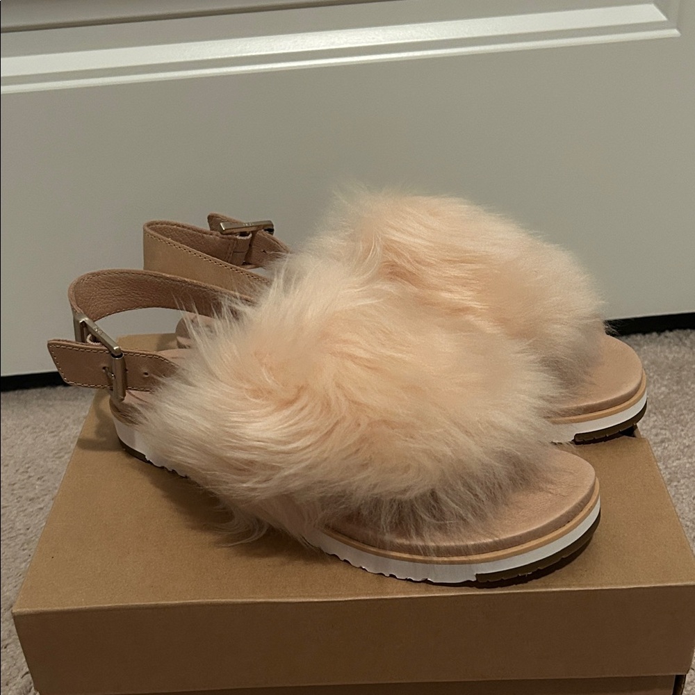 UGG Holly Women's Fluffy Sandals in Tan and Cream
